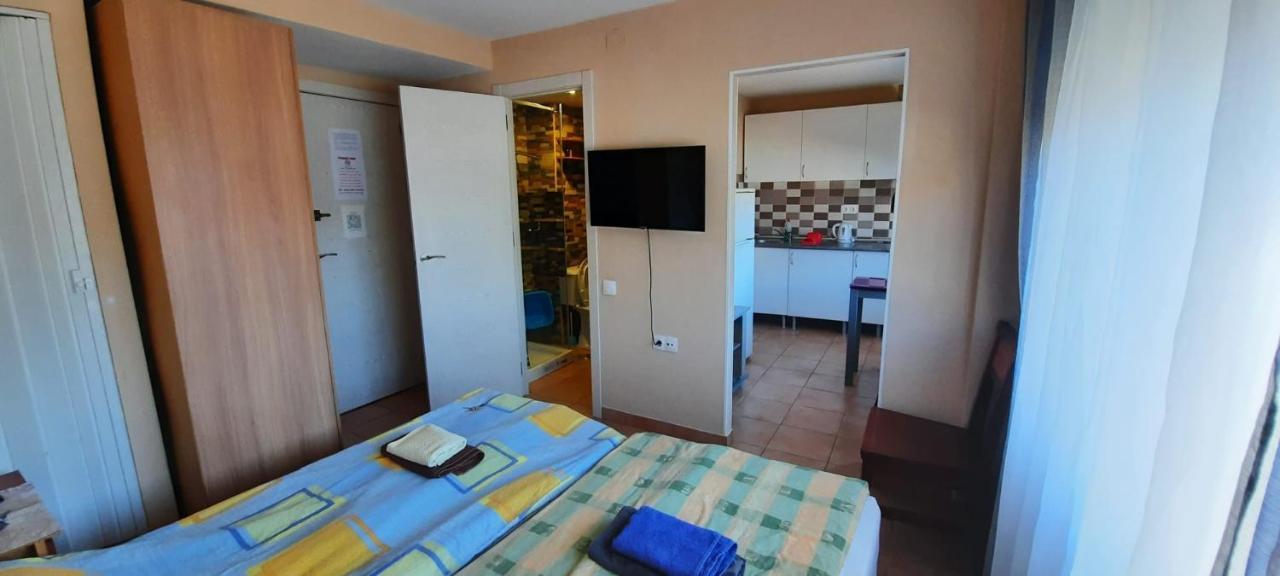 Apartamentos Con Patio Аліканте Екстер'єр фото